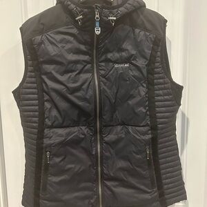 Kuhl Women’s Black Spyfire Hooded Quilted Vest XL logo